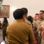 Pramono Akan Ikut Aturan Wajib Naik Transportasi Umum