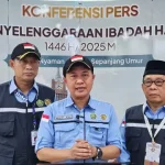 Jemaah Haji Jalan Kaki dari Muzdalifah ke Mina