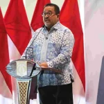 Rano Karno Tinjau MPLS di Sekolah